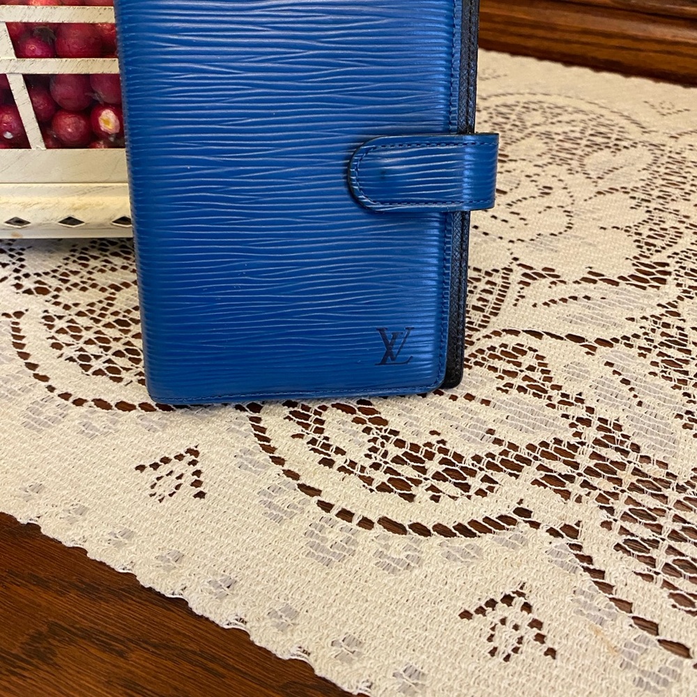 147 Louis Vuitton blue agenda cover - no inserts